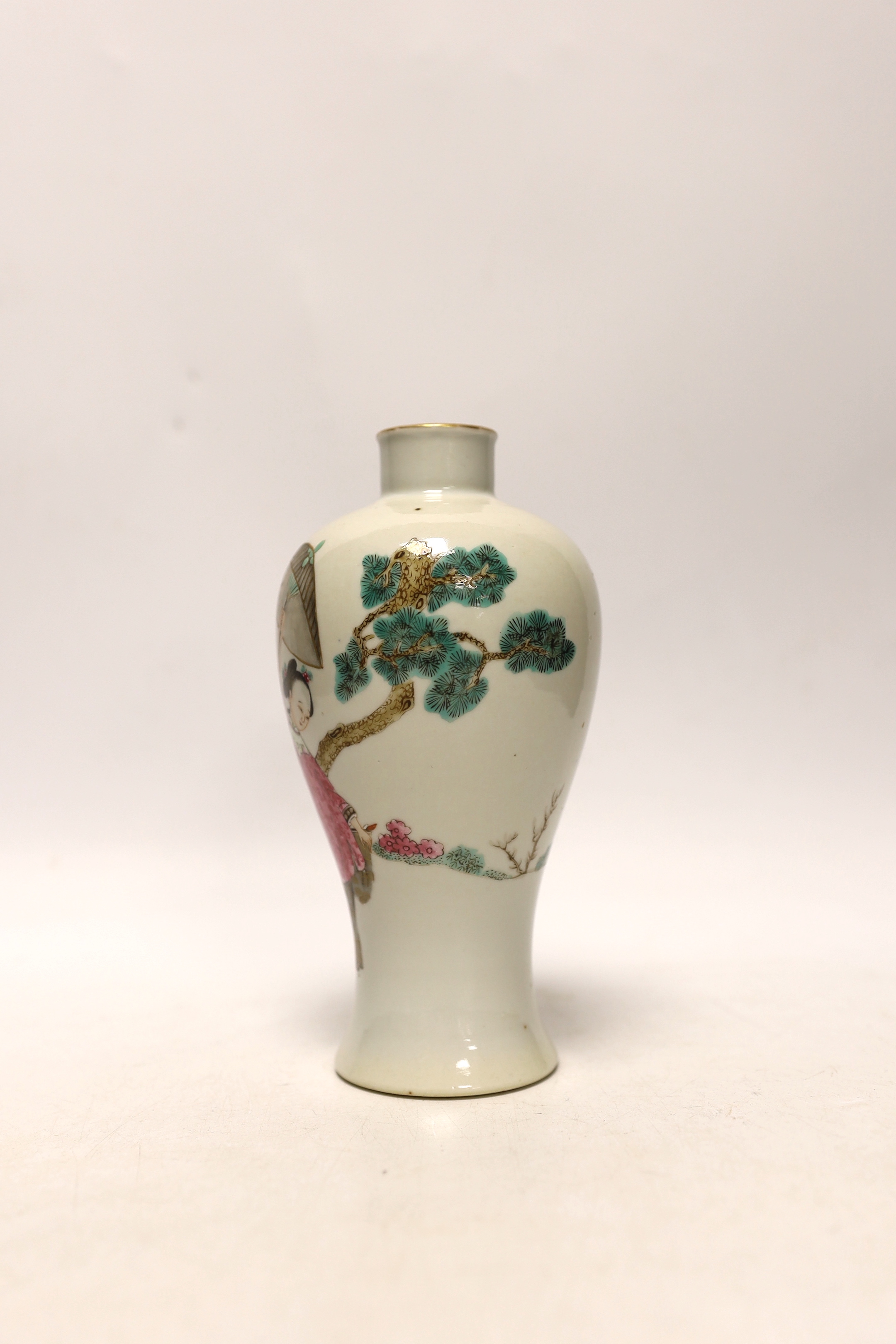 A Chinese famille rose baluster vase, 17cm